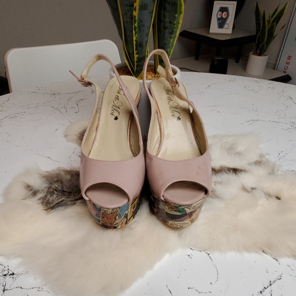 Handmade Xmen Comic wedge heels - Picture 3 of 4